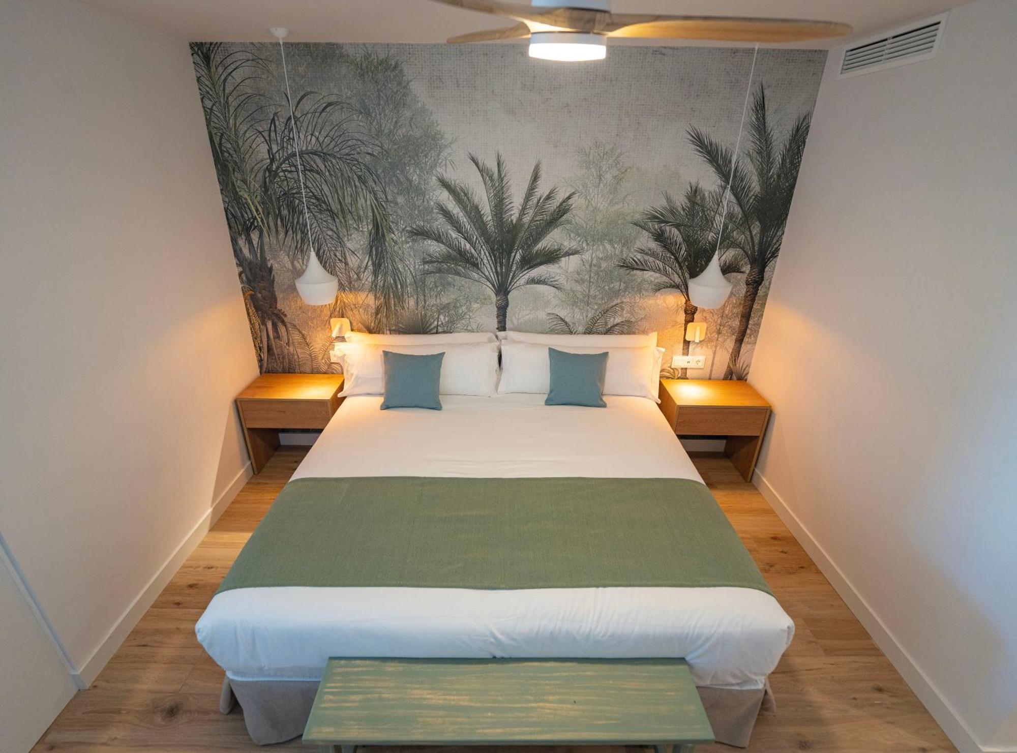 Punta Candor Suites Рота Екстериор снимка