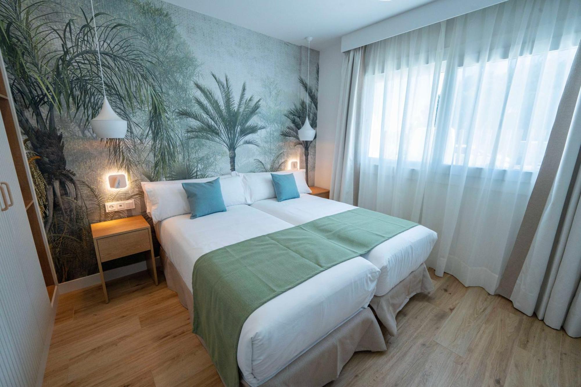Punta Candor Suites Рота Екстериор снимка