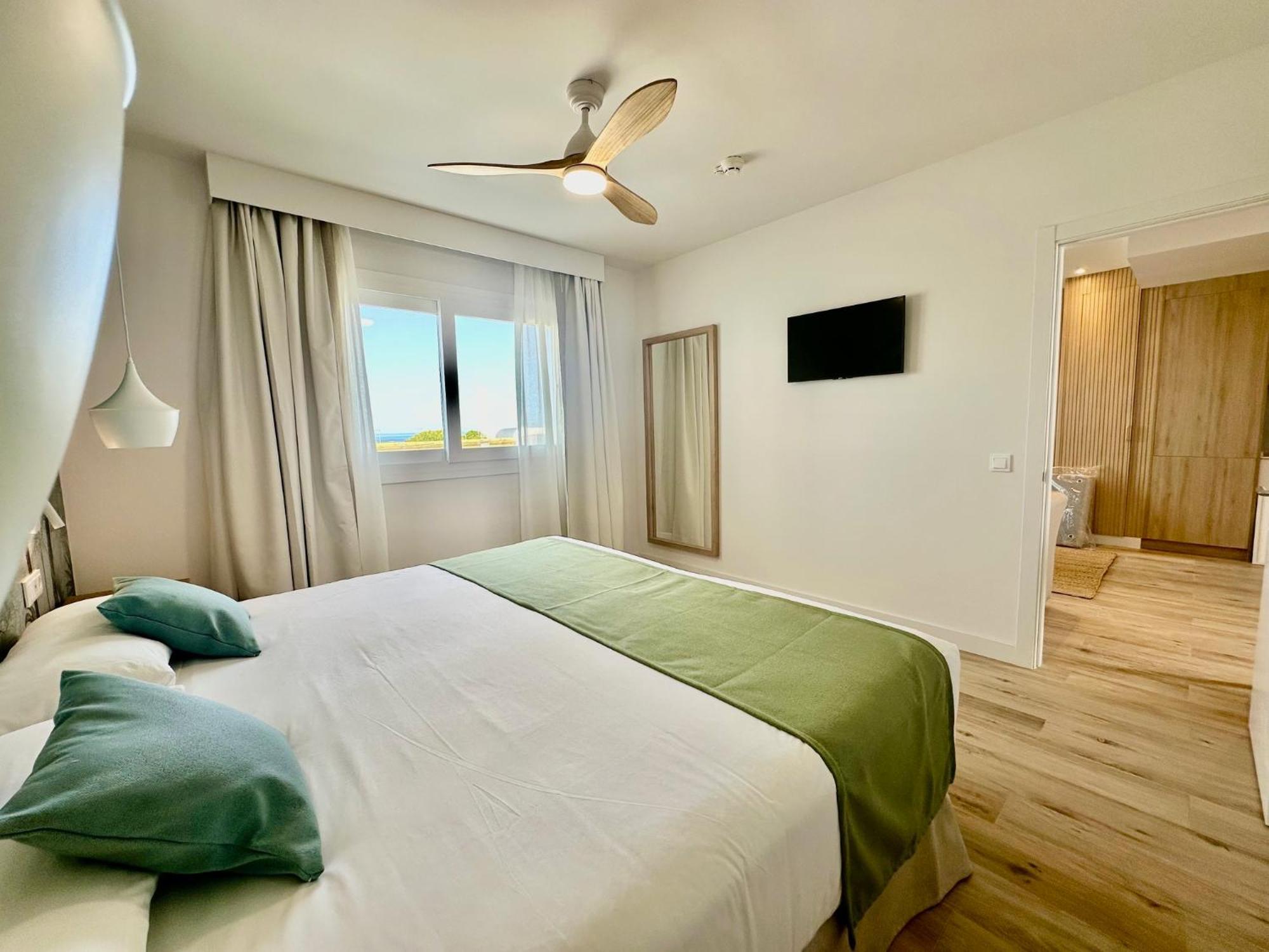 Punta Candor Suites Рота Екстериор снимка