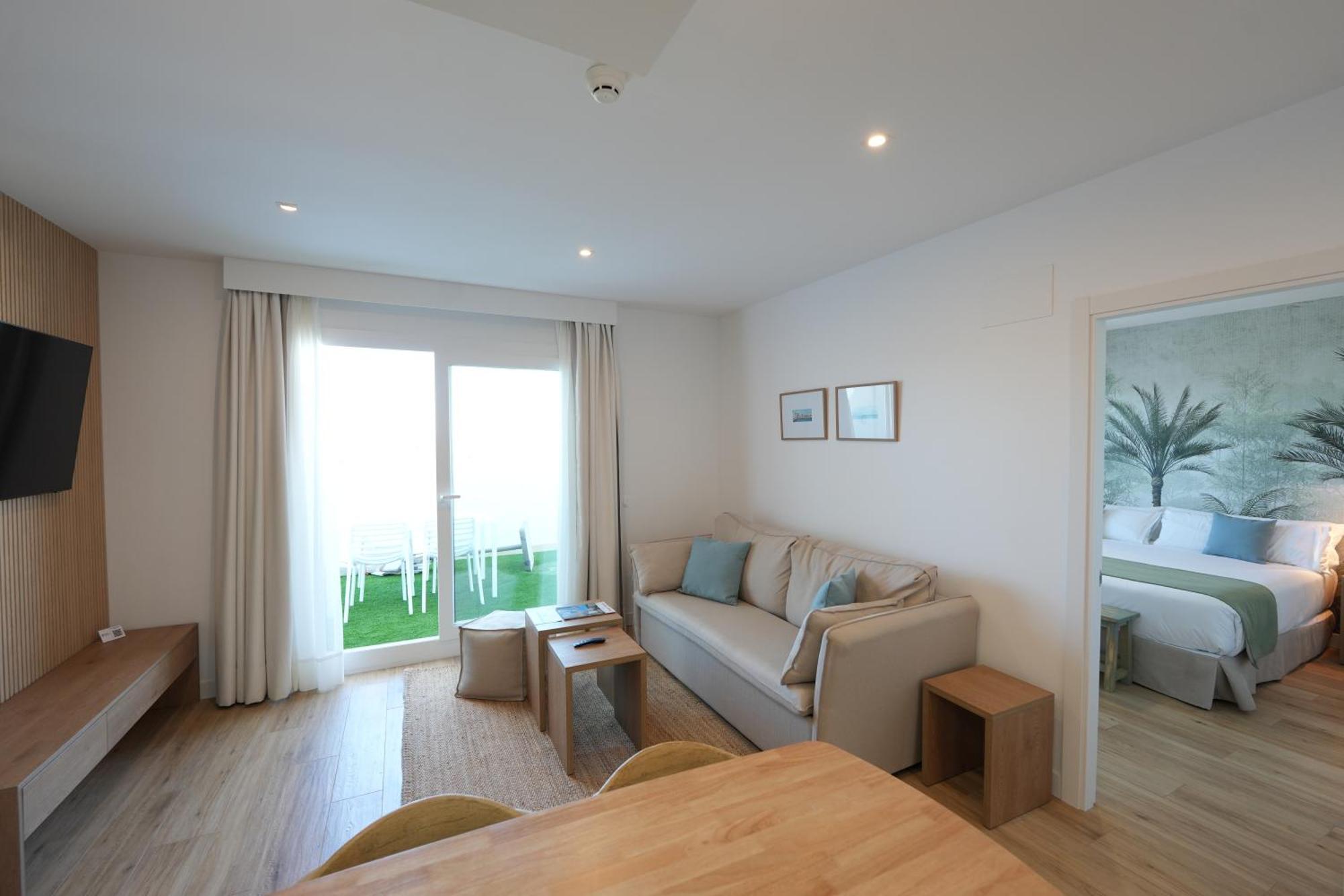 Punta Candor Suites Рота Екстериор снимка
