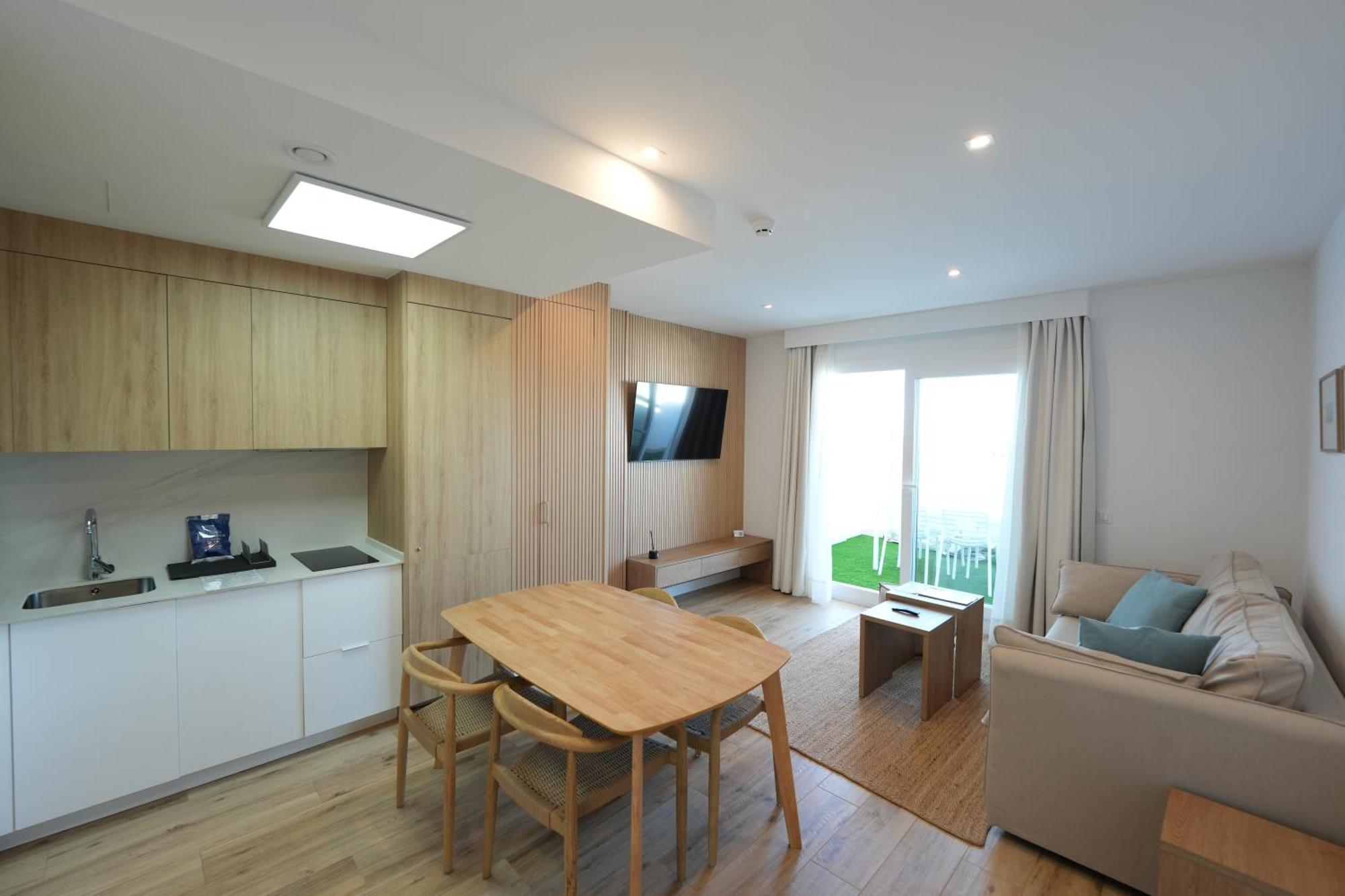 Punta Candor Suites Рота Екстериор снимка